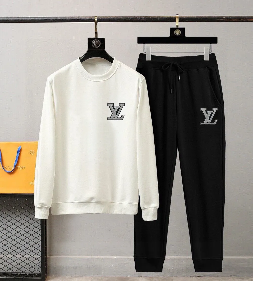 🅿️380 [LV Louis Vuitton] (Fat Man Gospel) hot-selling suit is coming. Focus on the original version of the official website. 2025 new hot-selling sweatshirt suit. The original order is the best. 🇭🇰The meticulous work of top designers is dedicated to a fitting and perfect upper body effect. All-natural high-quality Roman cotton 100%, close-fitting comfort, noble and elegant! Original hardware embodies elegance and nobility! Counter size: M-5XL (maximum wear up to 220 pounds)
